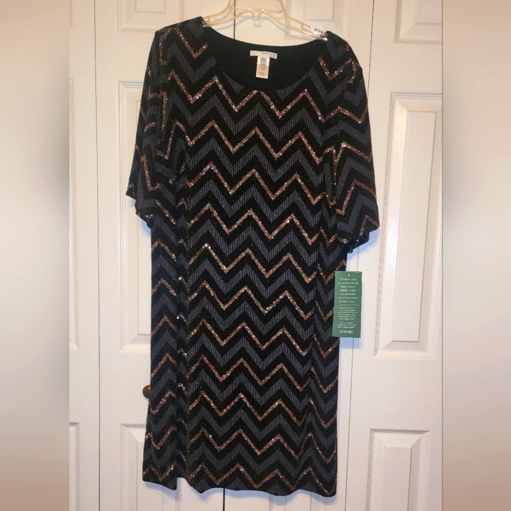 Studio one dress NWT, size 18 black/gold